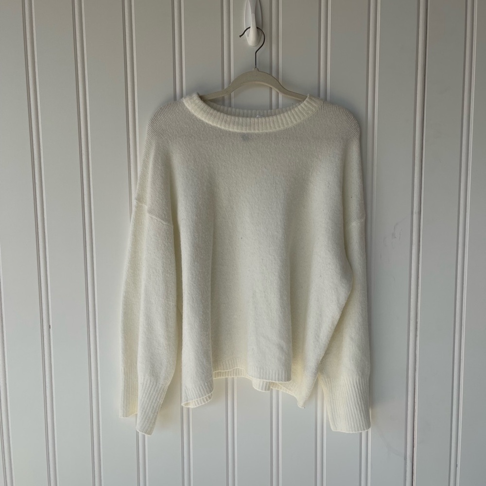 White H&M Sweater